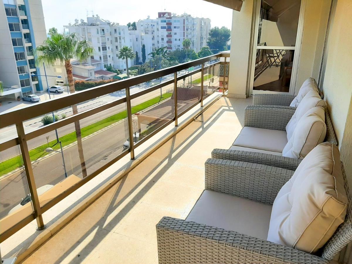 Samson Sea Breeze, 3Bed Sleeps 6, Free Wifi Appartement Limasol Buitenkant foto