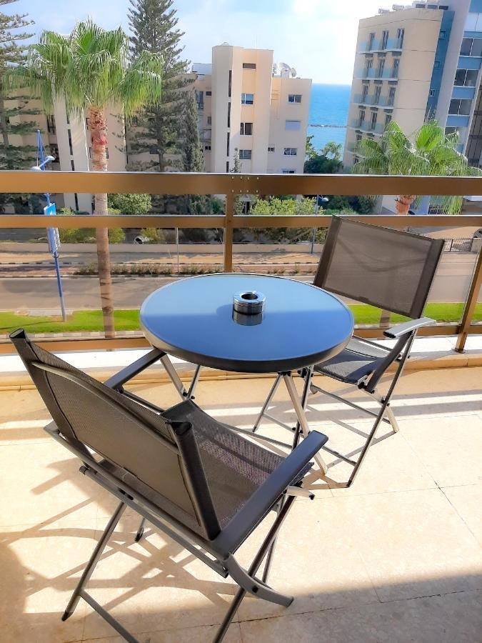 Samson Sea Breeze, 3Bed Sleeps 6, Free Wifi Appartement Limasol Buitenkant foto