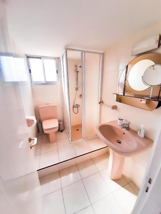 Samson Sea Breeze, 3Bed Sleeps 6, Free Wifi Appartement Limasol Buitenkant foto