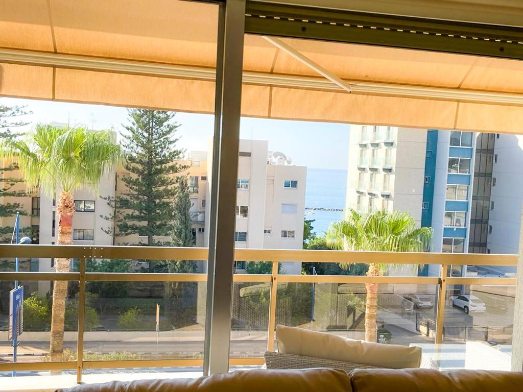 Samson Sea Breeze, 3Bed Sleeps 6, Free Wifi Appartement Limasol Buitenkant foto