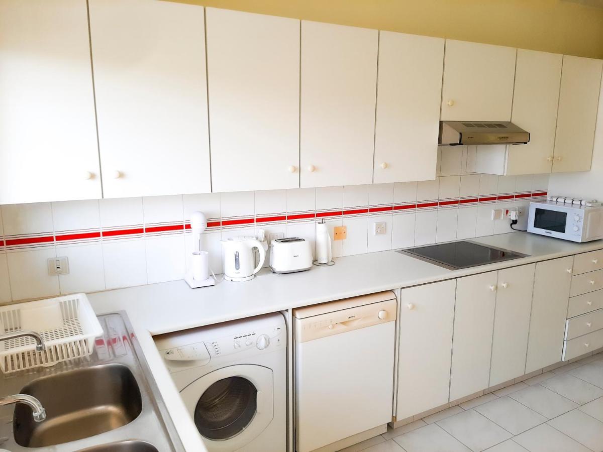 Samson Sea Breeze, 3Bed Sleeps 6, Free Wifi Appartement Limasol Buitenkant foto