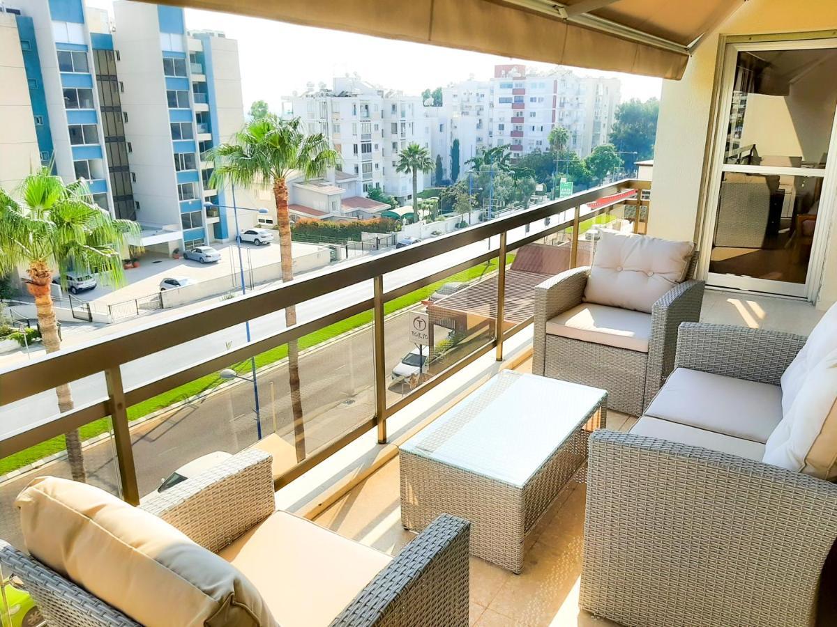 Samson Sea Breeze, 3Bed Sleeps 6, Free Wifi Appartement Limasol Buitenkant foto
